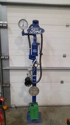 Lot 485 - FORD PETROL PUMP