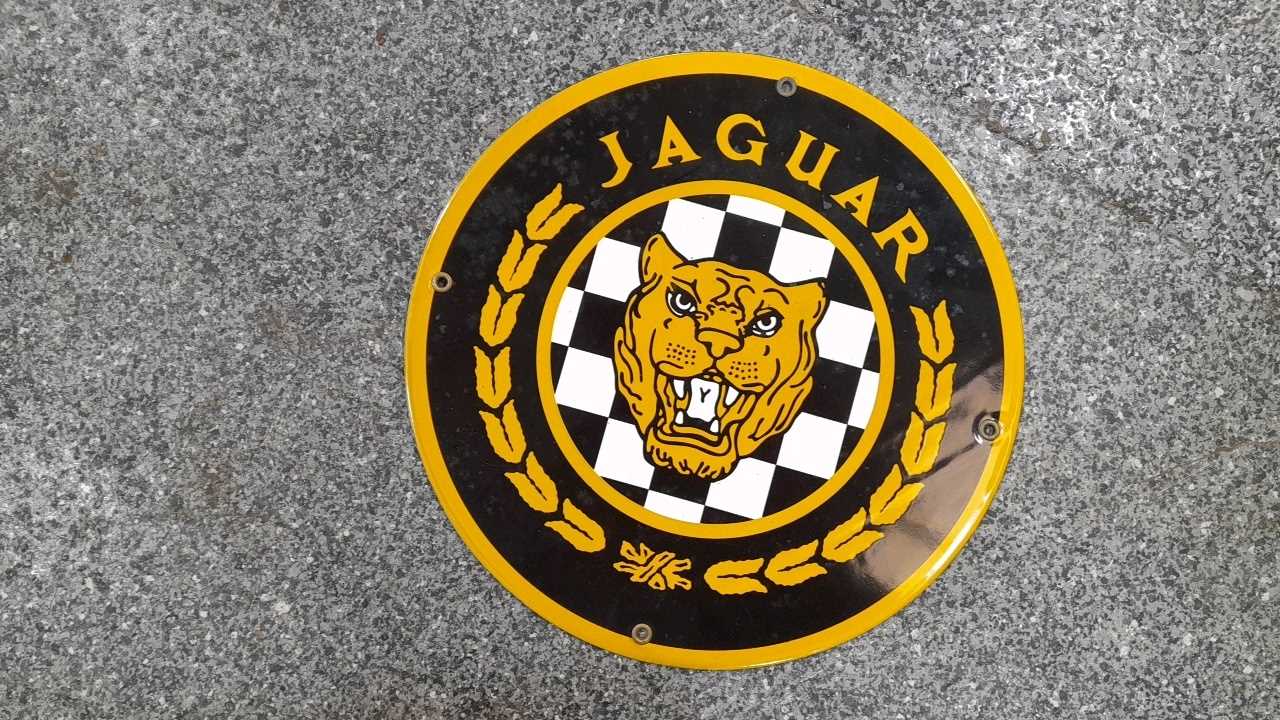 Lot 471 - ROUND JAGUAR SIGN 12" DIA