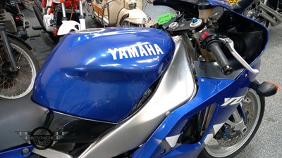 Lot 381 - 1999 YAMAHA YZF-R1