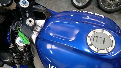 Lot 381 - 1999 YAMAHA YZF-R1