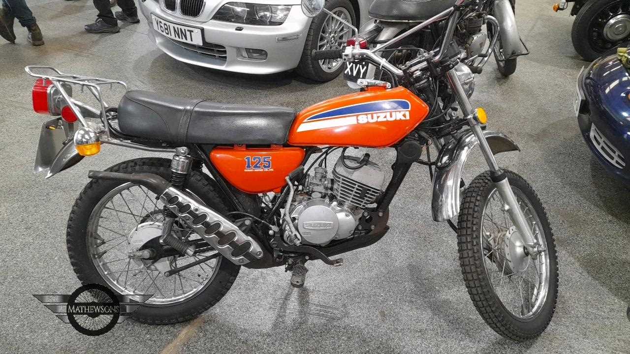 Lot 400 - 1974 SUZUKI