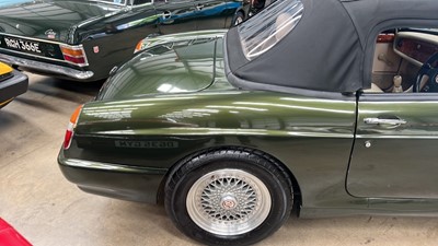 Lot 382 - 1995 MG RV8