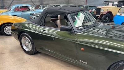 Lot 382 - 1995 MG RV8