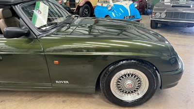 Lot 382 - 1995 MG RV8