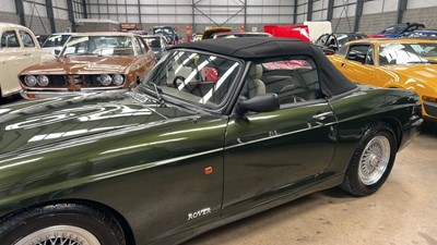 Lot 382 - 1995 MG RV8