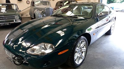 Lot 354 - 2000 JAGUAR XK8 COUPE AUTO