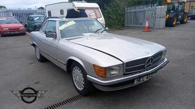 Lot 258 - 1982 MERCEDES 500 SL AUTO