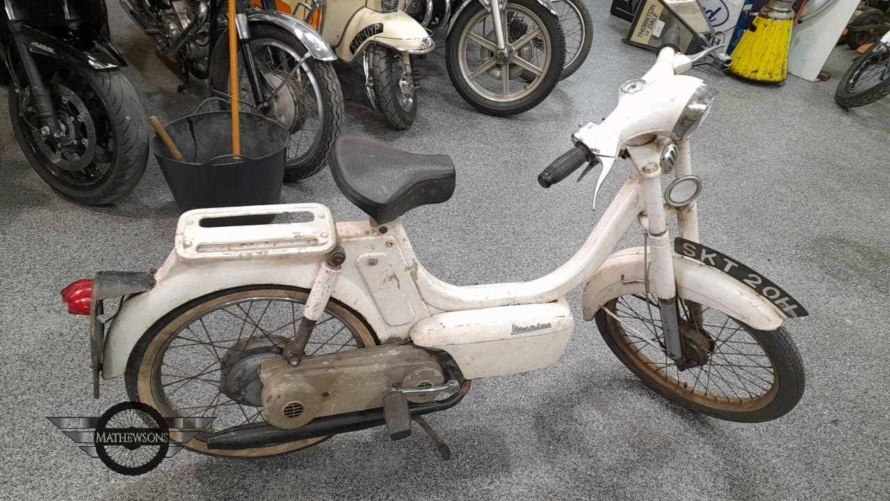 Lot 560 - 1969 VESPA DOUGLAS TOURIST