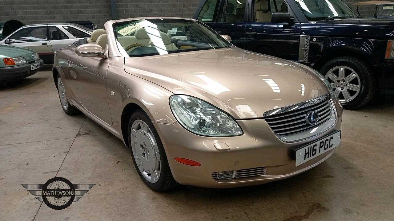 Lot 52 - 2003 LEXUS SC430 AUTO