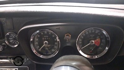 Lot 512 - 1972 MG B GT