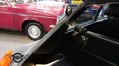 Lot 512 - 1972 MG B GT