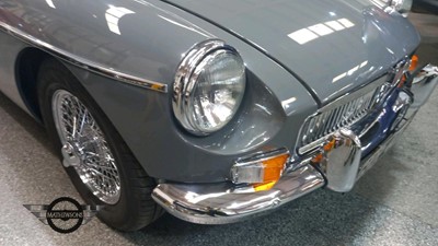 Lot 512 - 1972 MG B GT