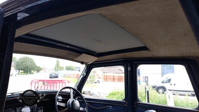 Lot 552 - 1937 MORRIS 10