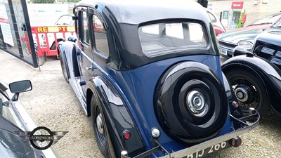 Lot 552 - 1937 MORRIS 10