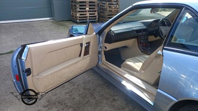 Lot 482 - 1993 MERCEDES 300SL AUTO