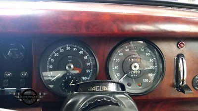 Lot 664 - 1967 JAGUAR MK11 240