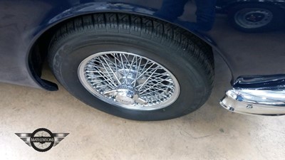 Lot 664 - 1967 JAGUAR MK11 240