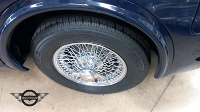 Lot 664 - 1967 JAGUAR MK11 240