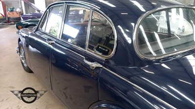 Lot 664 - 1967 JAGUAR MK11 240
