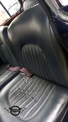 Lot 664 - 1967 JAGUAR MK11 240