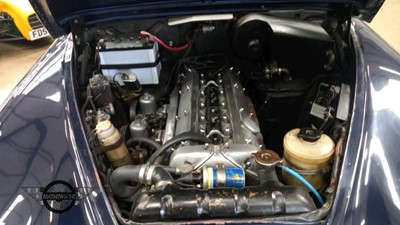 Lot 664 - 1967 JAGUAR MK11 240