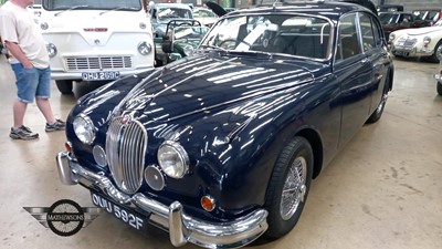 Lot 664 - 1967 JAGUAR MK11 240