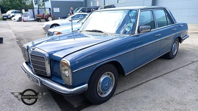 Lot 205 - 1973 MERCEDES 280 E