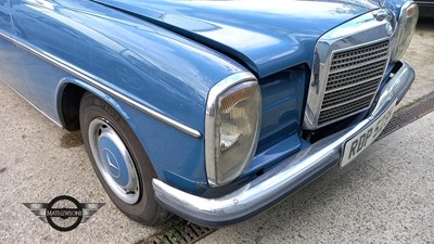 Lot 205 - 1973 MERCEDES 280 E