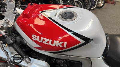 Lot 612 - 1991 SUZUKI GSXR 750