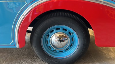 Lot 111 - 1952 FORDSON ICE CREAM VAN