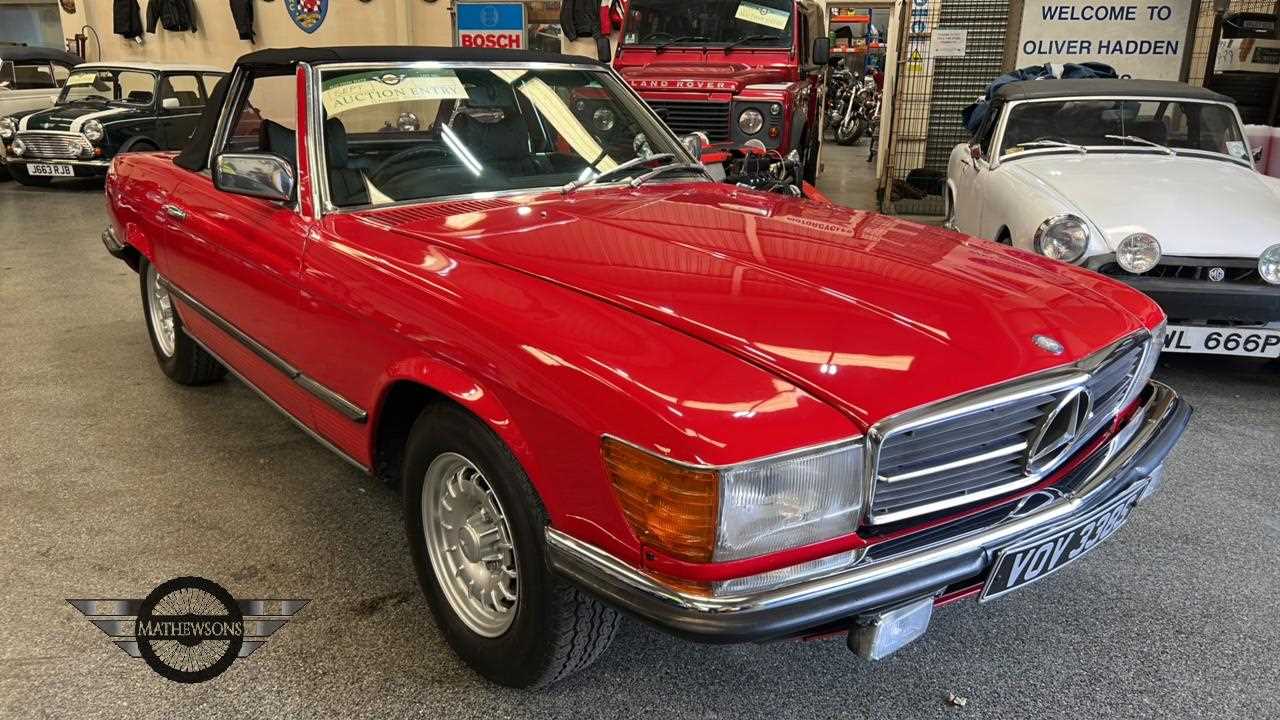 Lot 693 - 1977 MERCEDES 350 SL AUTO