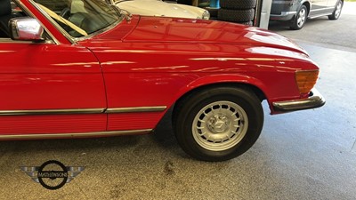 Lot 693 - 1977 MERCEDES 350 SL AUTO