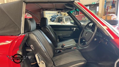 Lot 693 - 1977 MERCEDES 350 SL AUTO