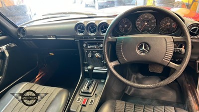 Lot 693 - 1977 MERCEDES 350 SL AUTO