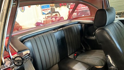 Lot 693 - 1977 MERCEDES 350 SL AUTO