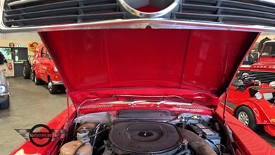 Lot 693 - 1977 MERCEDES 350 SL AUTO