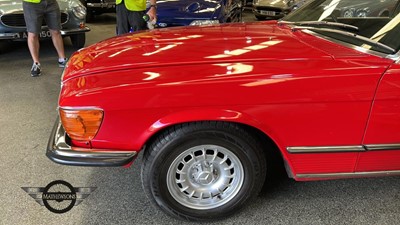 Lot 693 - 1977 MERCEDES 350 SL AUTO