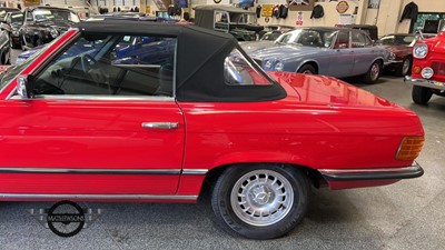 Lot 693 - 1977 MERCEDES 350 SL AUTO