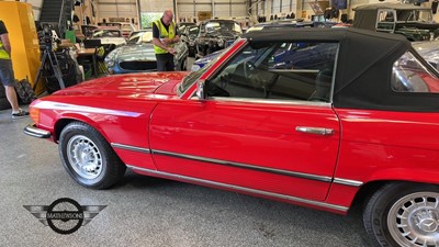 Lot 693 - 1977 MERCEDES 350 SL AUTO