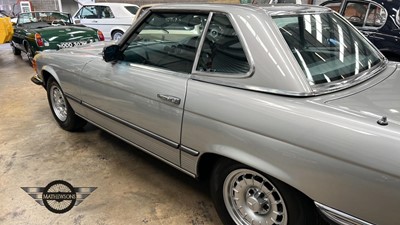 Lot 569 - 1984 MERCEDES 380 SL AUTO
