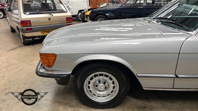 Lot 569 - 1984 MERCEDES 380 SL AUTO
