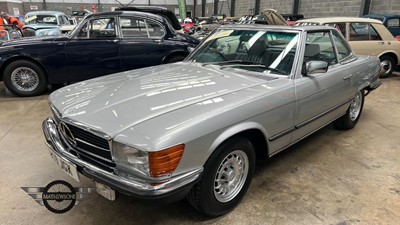 Lot 569 - 1984 MERCEDES 380 SL AUTO