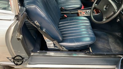 Lot 569 - 1984 MERCEDES 380 SL AUTO
