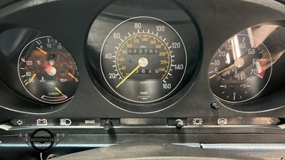 Lot 569 - 1984 MERCEDES 380 SL AUTO