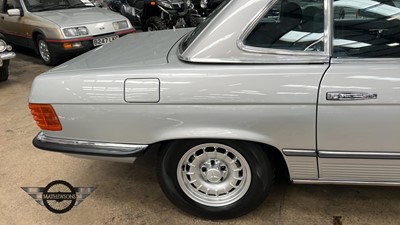 Lot 569 - 1984 MERCEDES 380 SL AUTO
