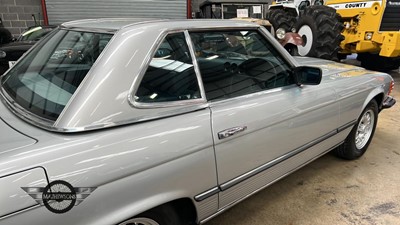 Lot 569 - 1984 MERCEDES 380 SL AUTO