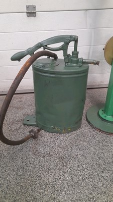 Lot 121 - CLOCK  PUMP AND OIL DISPENsER