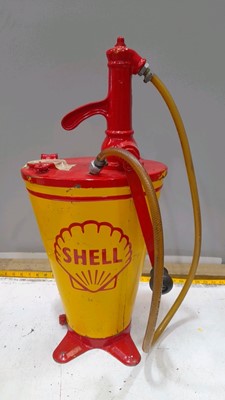 Lot 176 - SHELL OIL PUMP YELLOW/RED