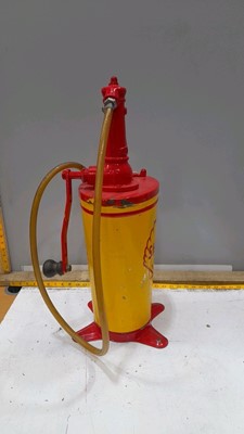 Lot 176 - SHELL OIL PUMP YELLOW/RED