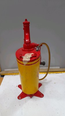 Lot 176 - SHELL OIL PUMP YELLOW/RED